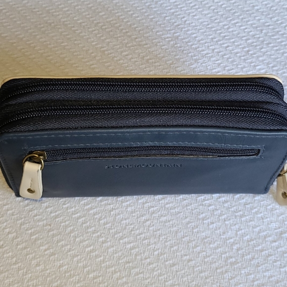Stone Mountain Wallet - Picture 3 of 12